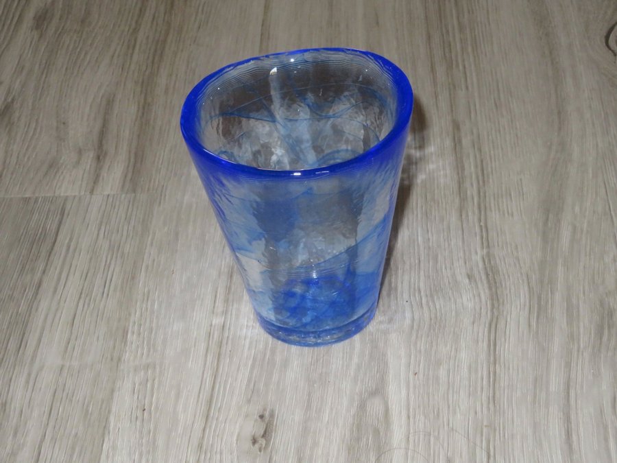 Kosta Boda Mine Tumbler 1 glas blått Ulrika Hydman- Vallien mycket fint skick