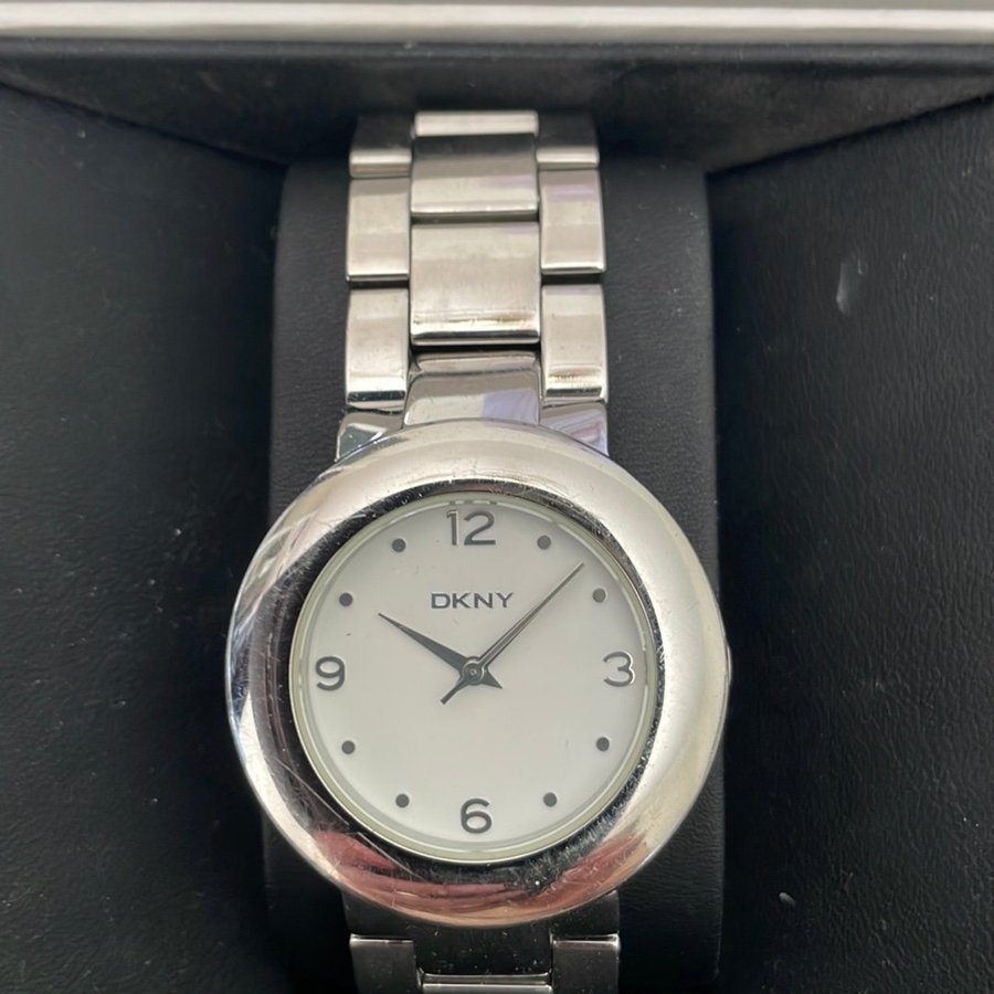 DKNY Damklocka i Silver