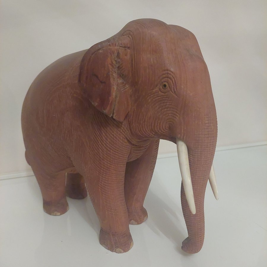 Stor Träsnidad elefant