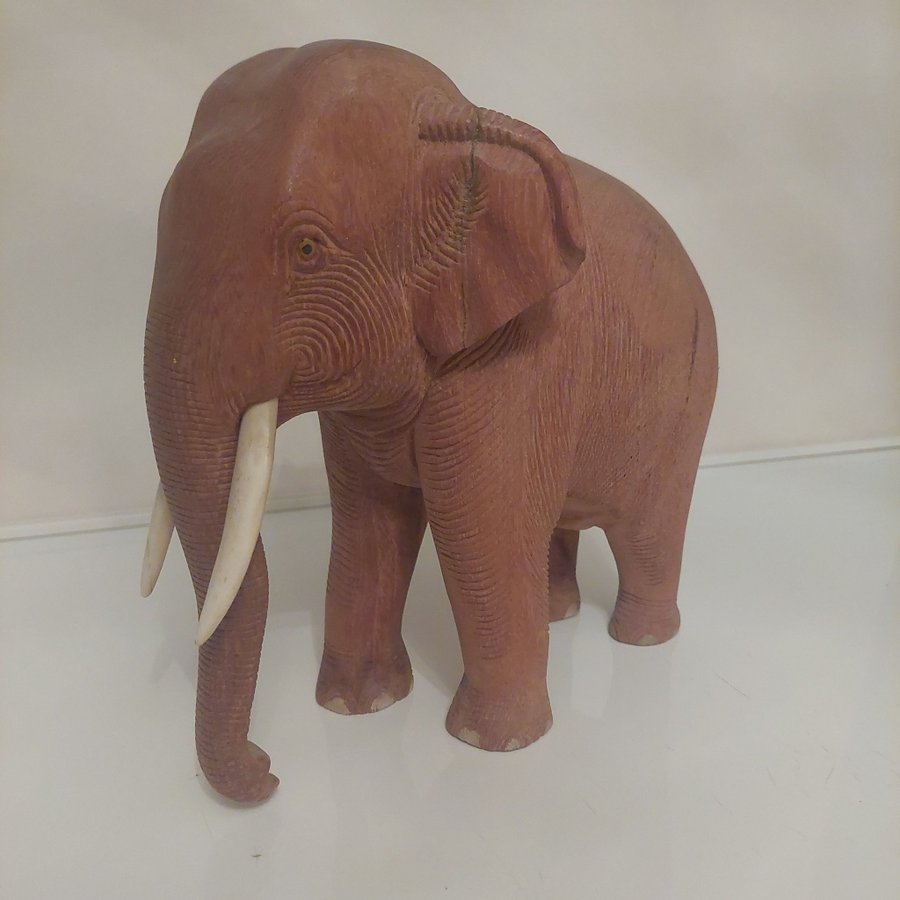 Stor Träsnidad elefant