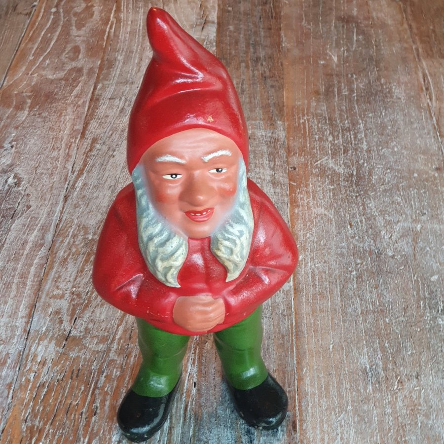 Antik tomte i keramik