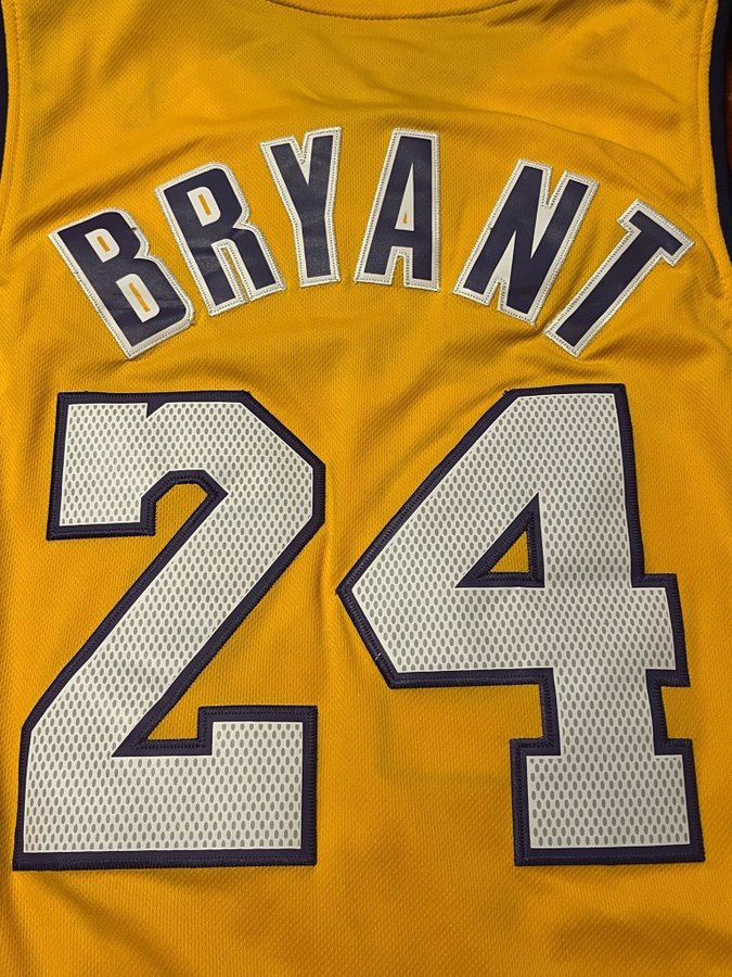 Kobe Bryant Los Angeles Lakers Basketbollströja Storlek L