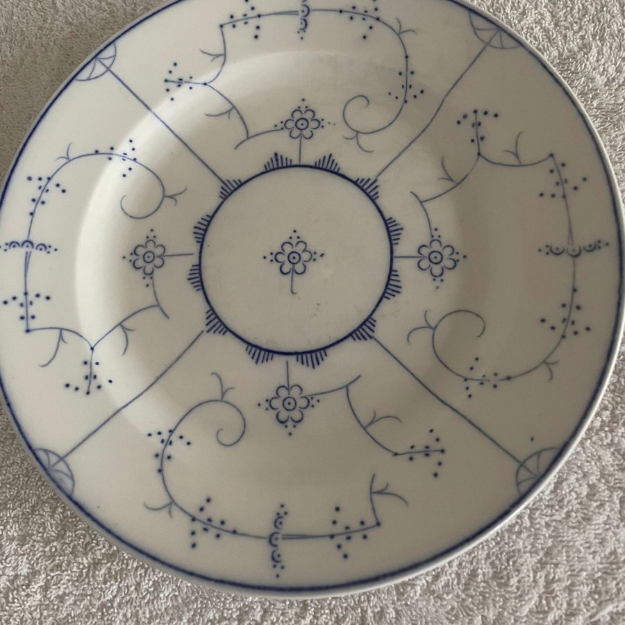 VILLEROY  BOCH DRESDEN MATTALLRIK BLÅ VITT FAT DIAMETER 23,5 CM