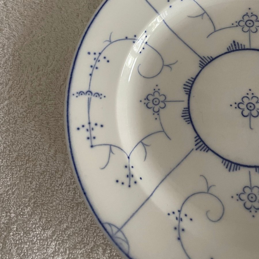 VILLEROY  BOCH DRESDEN MATTALLRIK BLÅ VITT FAT DIAMETER 23,5 CM