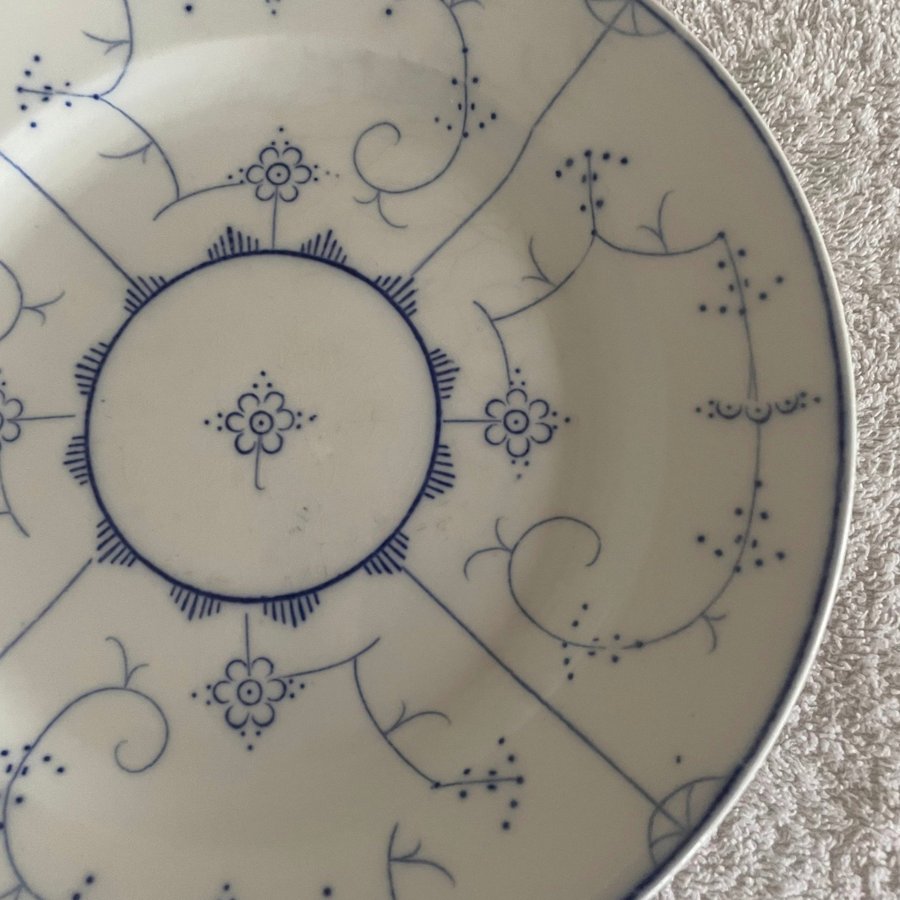 VILLEROY  BOCH DRESDEN MATTALLRIK BLÅ VITT FAT DIAMETER 23,5 CM