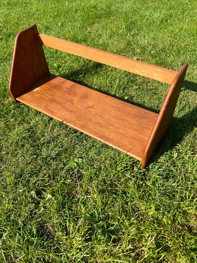 Fin gammal HYLLA i TEAK. Hans J Wegner, Danmark. 1950/60-tal. Omärkt