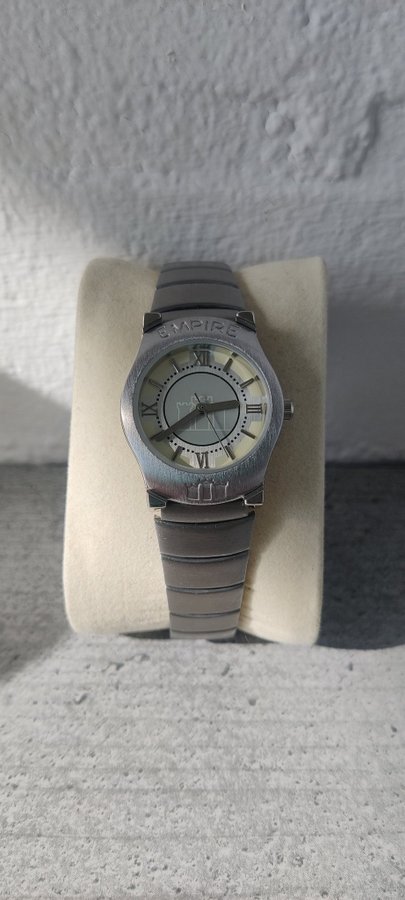 Empire Armbandsur i Silver