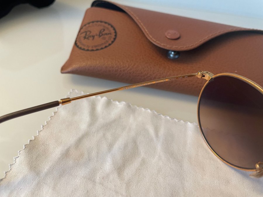 Ray-Ban Solglasögon rb3447