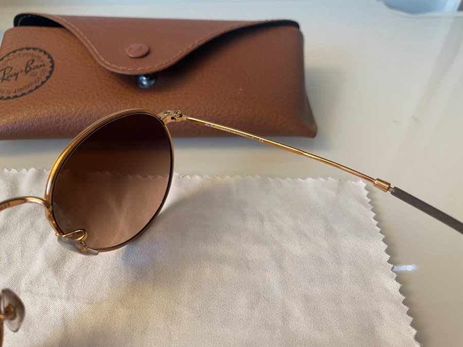 Ray-Ban Solglasögon rb3447