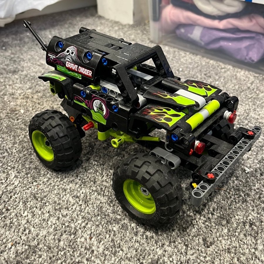 LEGO Monster Jam Grave Digger