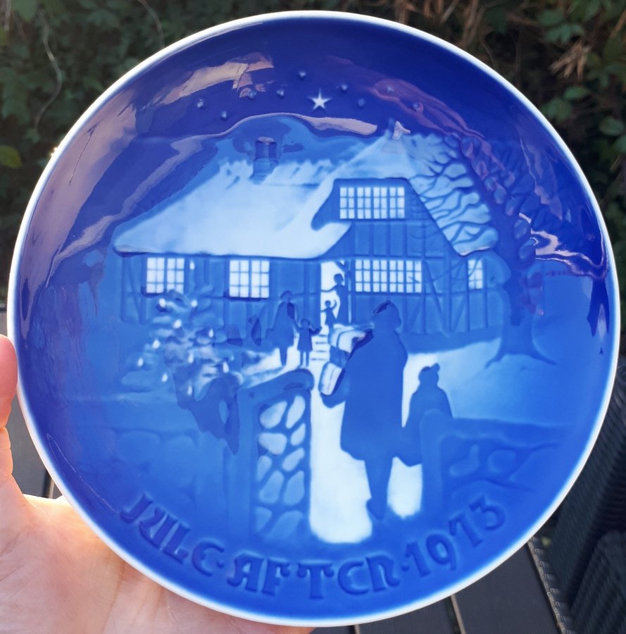 1973 Bing  Grondahl Like-New Christmas Plate. Buy up to 6 = pay shipping for 1!