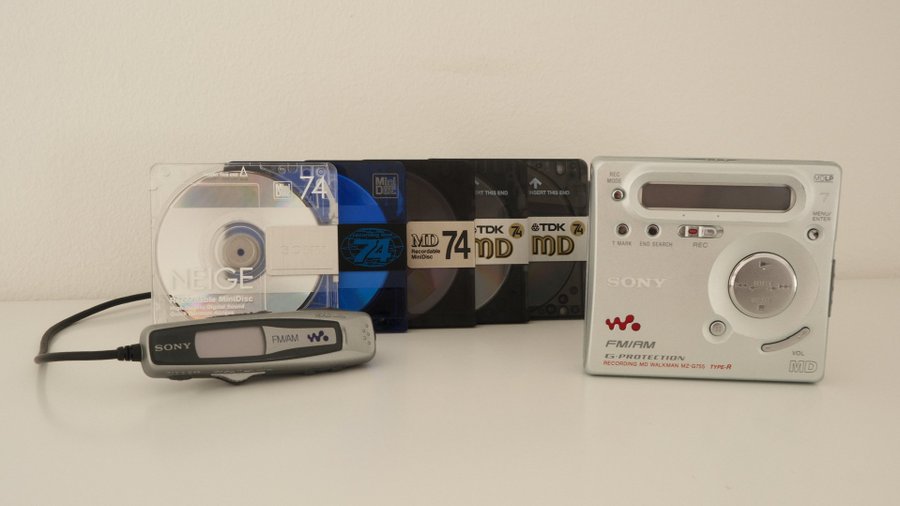 Sony MZ-G755 FM/AM Mini-disc Walkman