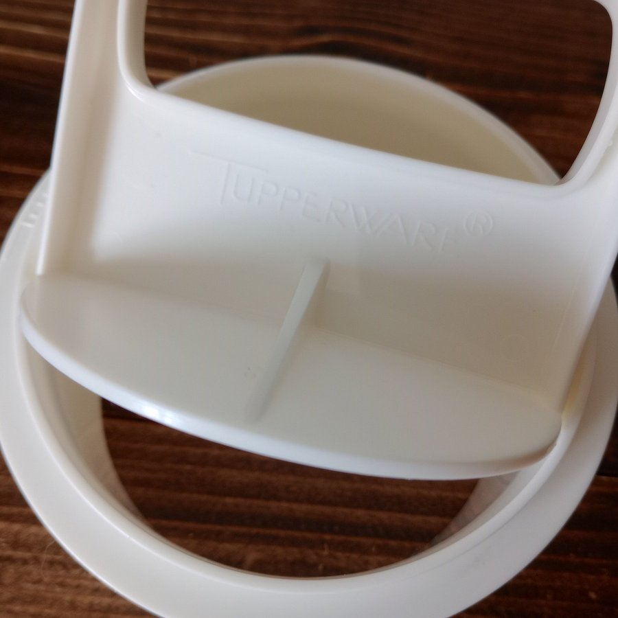 Tupperware hamburgerpress