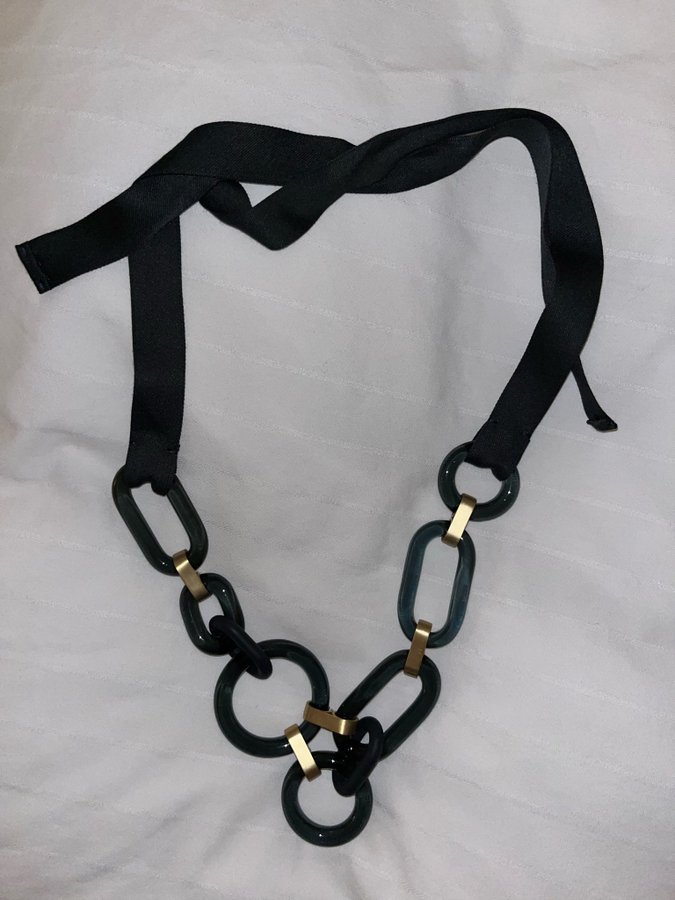 COS Glass Oversized Link Choker Necklace