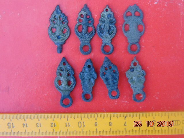 DECORATIONS FROM BRONZE XV - XVIII CENTURY. WERE VERY DISTRIBUTED IN THE HORSE O