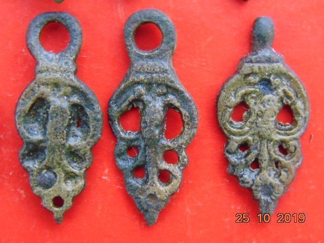 DECORATIONS FROM BRONZE XV - XVIII CENTURY. WERE VERY DISTRIBUTED IN THE HORSE O