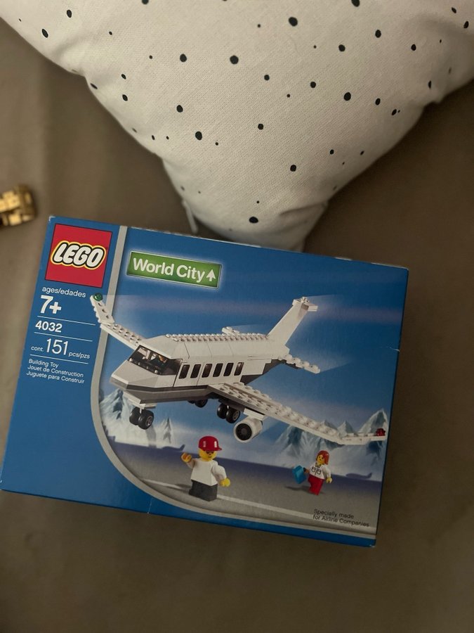 SÄLLSYNT LEGO World City 4032 Flygplan