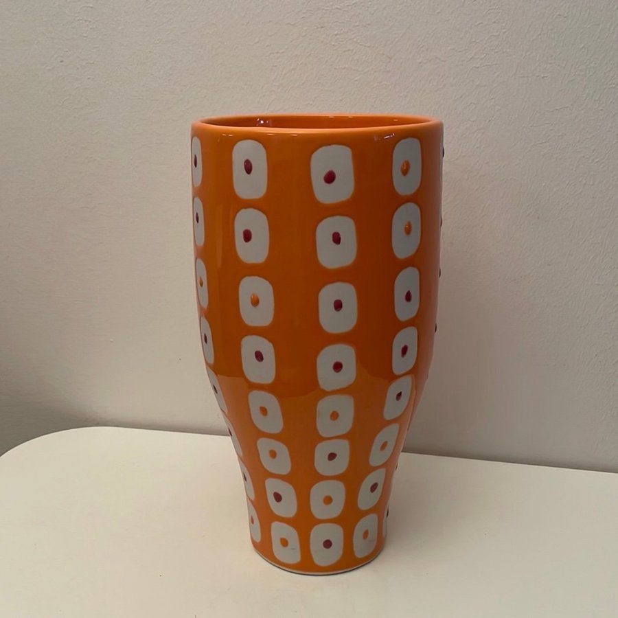 Vackert Vas Design SIA Keramik Handmade Korallfärg Orange