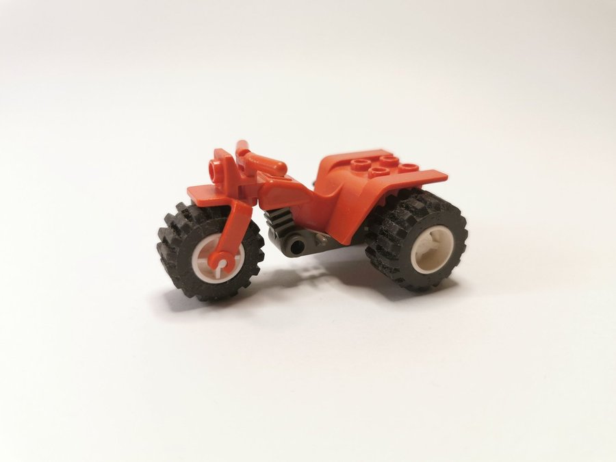 Lego - fordon - motorcykel - trehjuling - röd