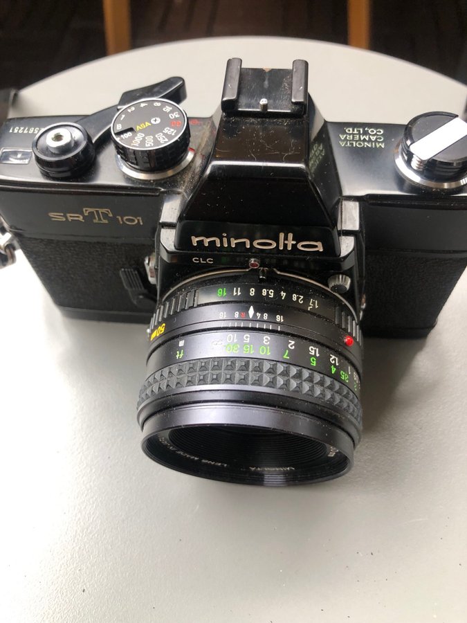 Minolta SRT 101 med 50mm och 250mm objektiv