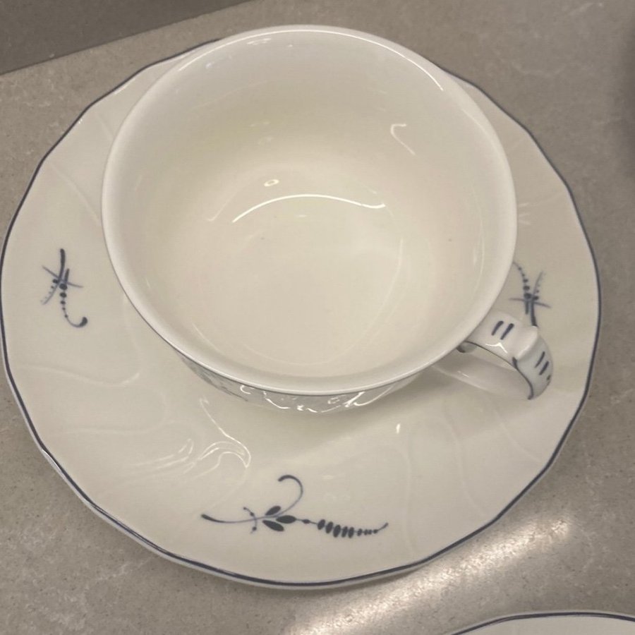 4 KAFFEKOPPAR / tekoppar MED FAT VIEUX LUXENBOURG FRÅN VILLEROY BOCH .