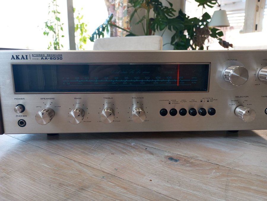 Akai AA-8030 Stereo Receiver