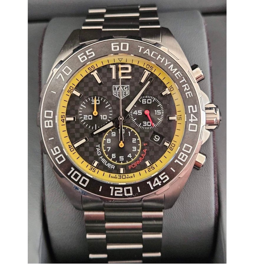 TAG HEUER Formula 1 Chronograph Quartz