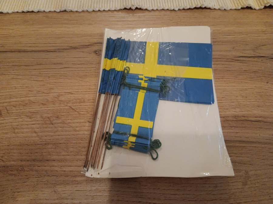 Svenska flaggor med pinne