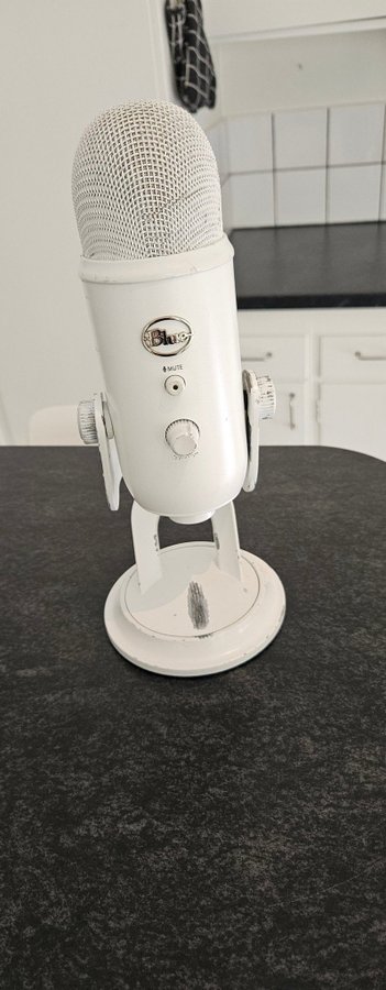 Blue yeti White mist