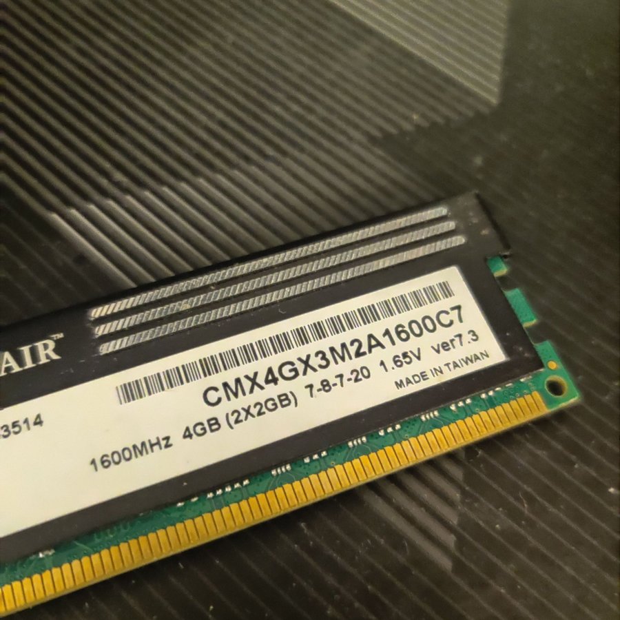 2gb DDR3 1600MHZ CL7 Corsair XMS3 RAM-minne