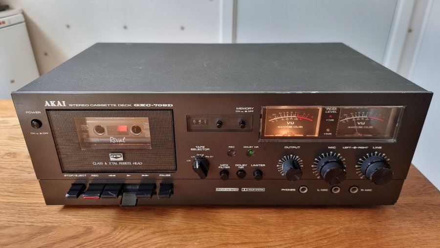 AKAI GXC-709D High-Fidelity Stereo Cassette Deck