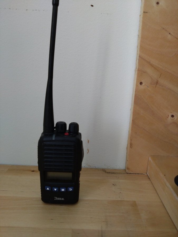 Zodiac Extreme 4 Watt UHF Jaktradio/Komradio.