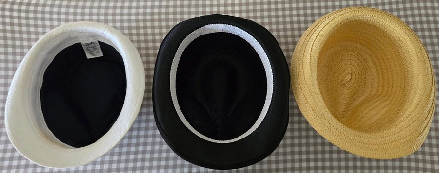 Vit, svart, beige hatt