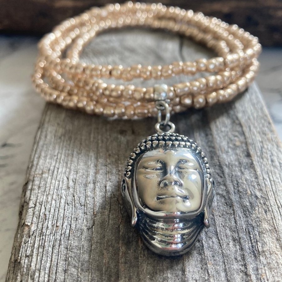 NYTT halsband med Buddha från BeYouNica