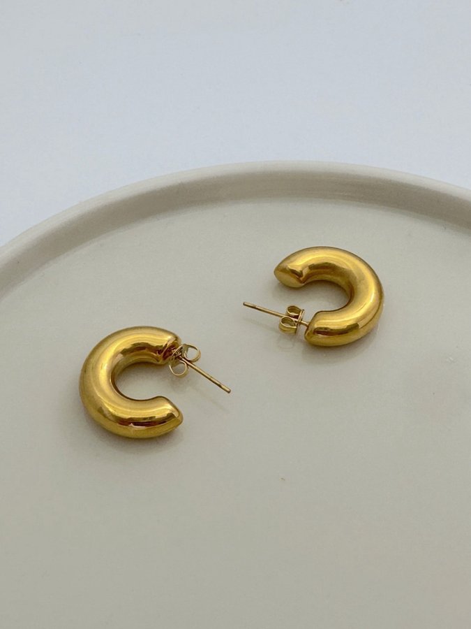 Chunky hoops i stål med 18k guld