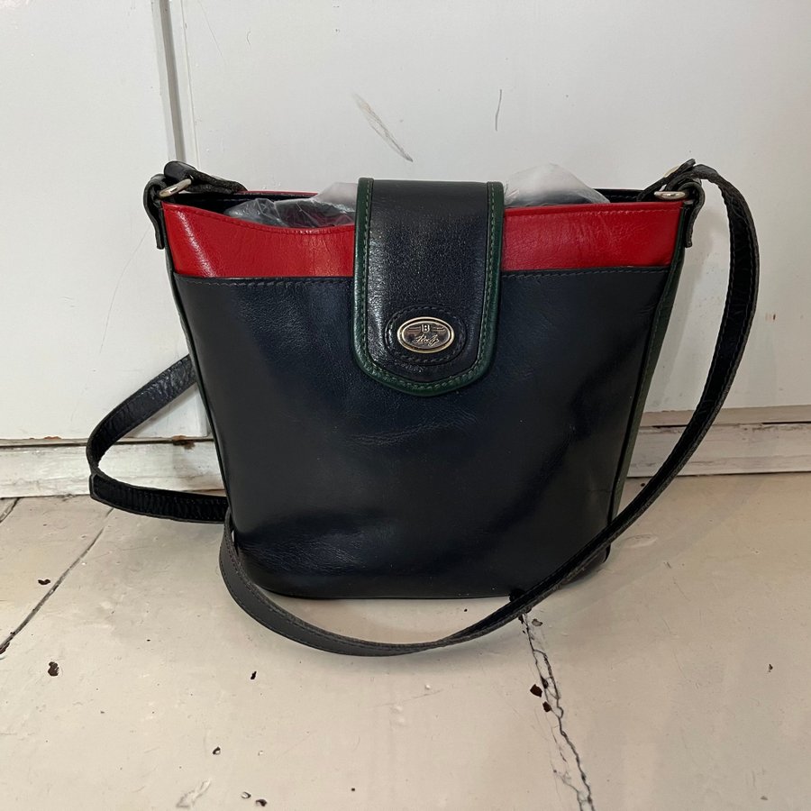 Vintage Bucketbag Äkta Läder Axelremsväska Italiensk Skinnväska Prima Skick!