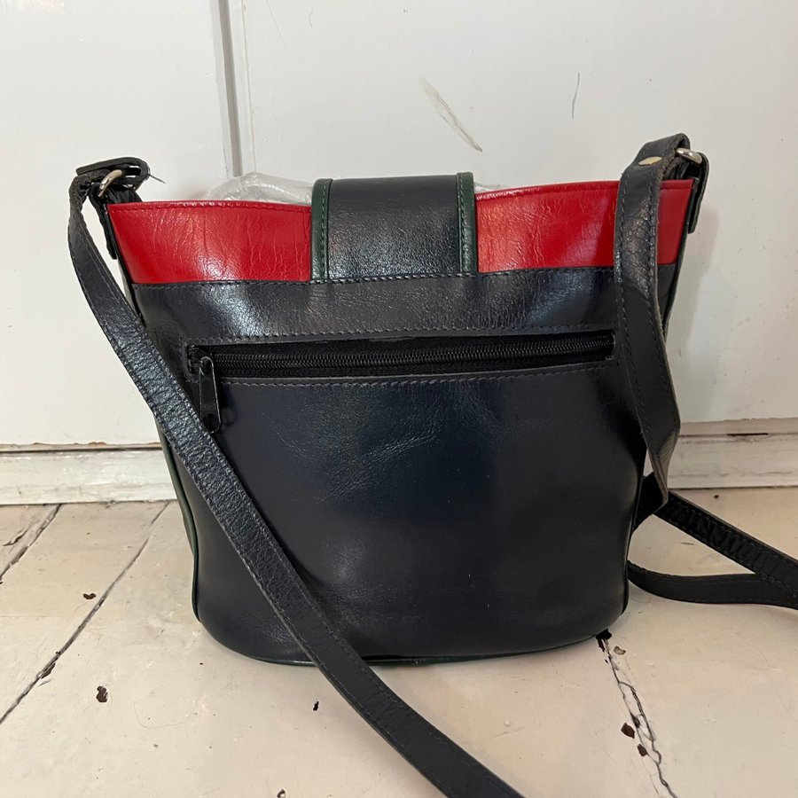 Vintage Bucketbag Äkta Läder Axelremsväska Italiensk Skinnväska Prima Skick!