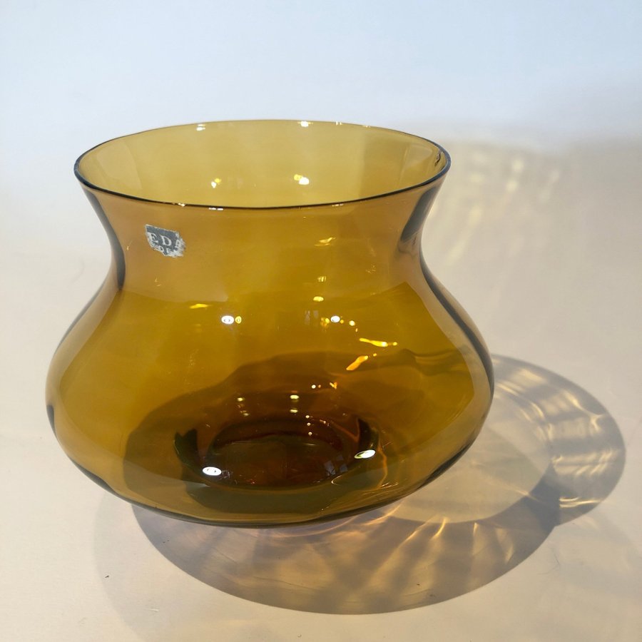 RETRO Glaslykta i bärnstensfärgat glas Lykta glas Amber Ljuslykta Eda glasbruk?