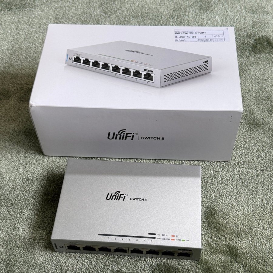 UniFi Switch 8 8-Port PoE-Powered Gigabit Switch