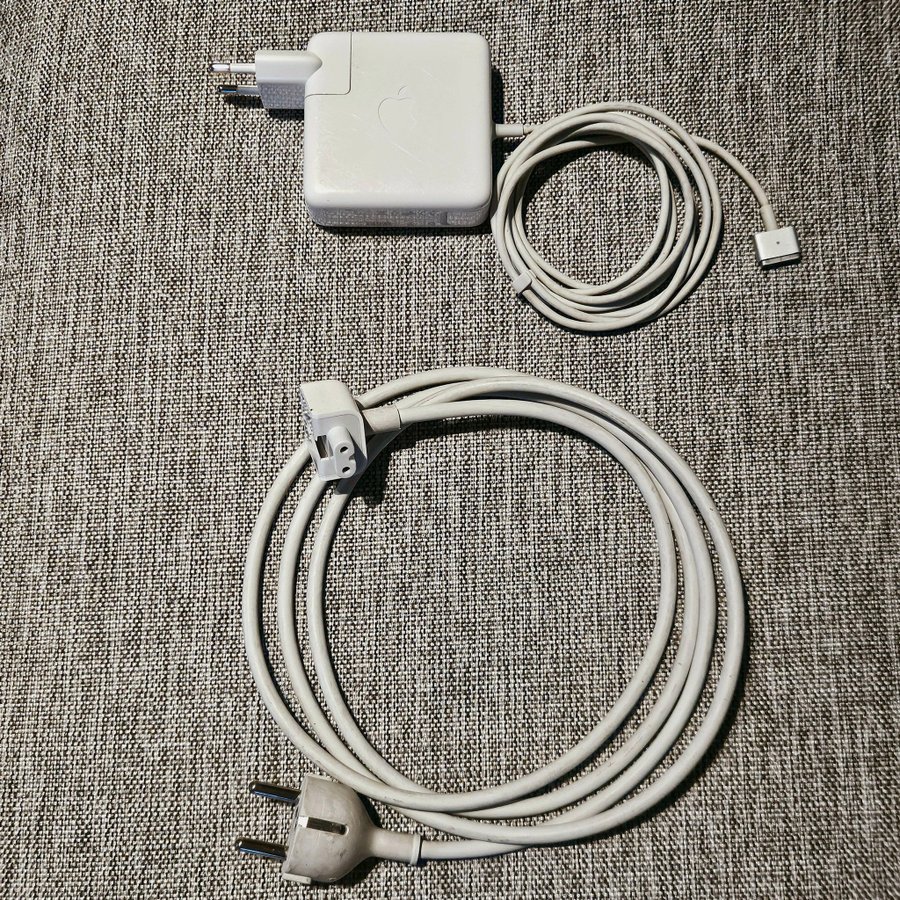 Original Apple 60W MagSafe 2 Power Adapter (A1435)