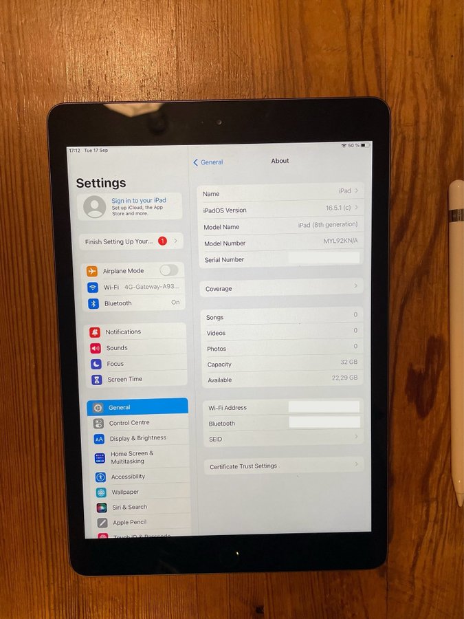 iPad (8:e generationen) med Apple Pencil