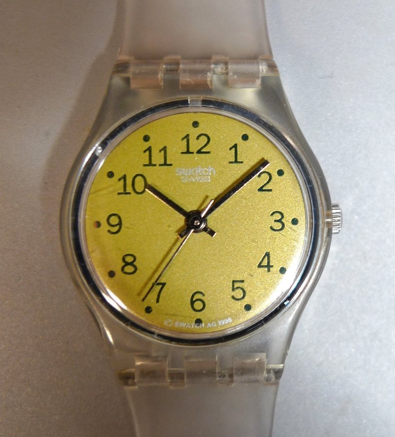 25mm SWATCH ref. LK157 med extra armband samt batteri