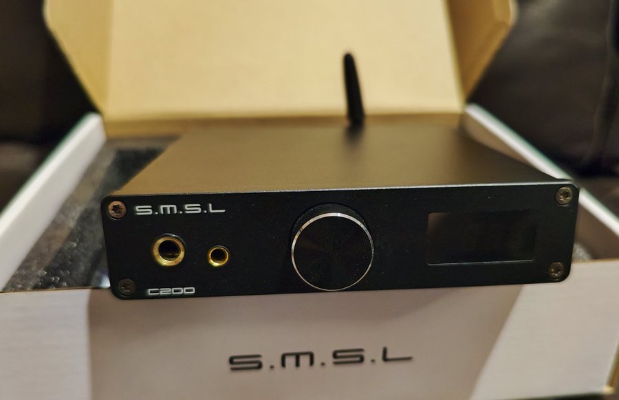 S.M.S.L C200 DAC, hörlursförstärkare, BT, försteg, fjärr