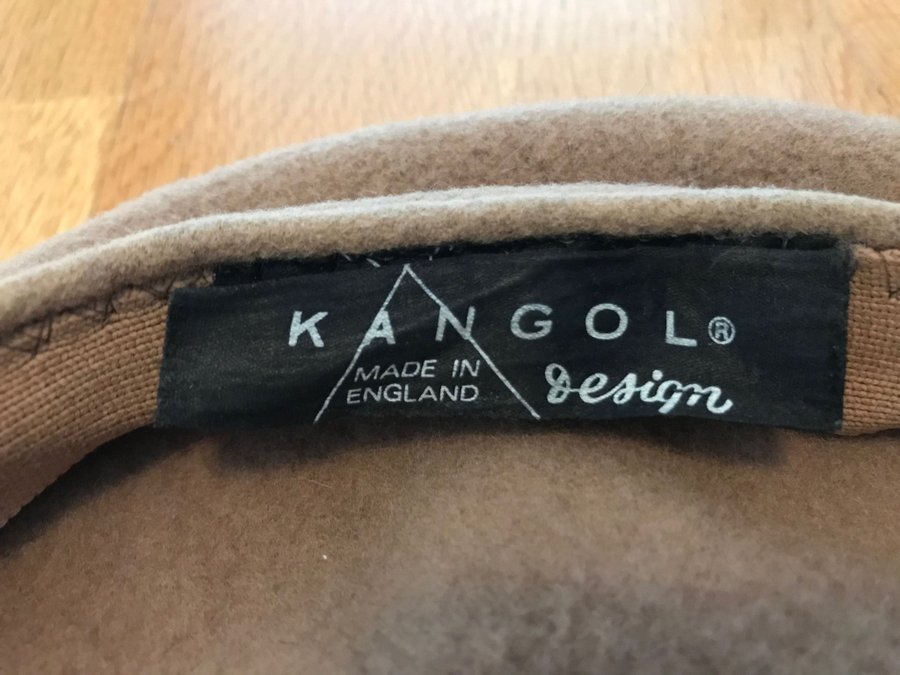 Kangol beige basker