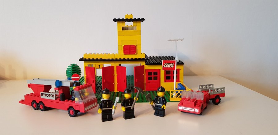 Lego Retro Vintage 374 Fire Station Set från 1978