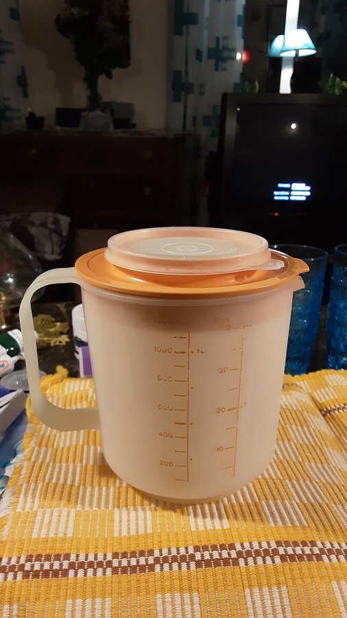 Vispskål Mått  Mix 1 liter Tupperware + orange stänk-krans med lock baka