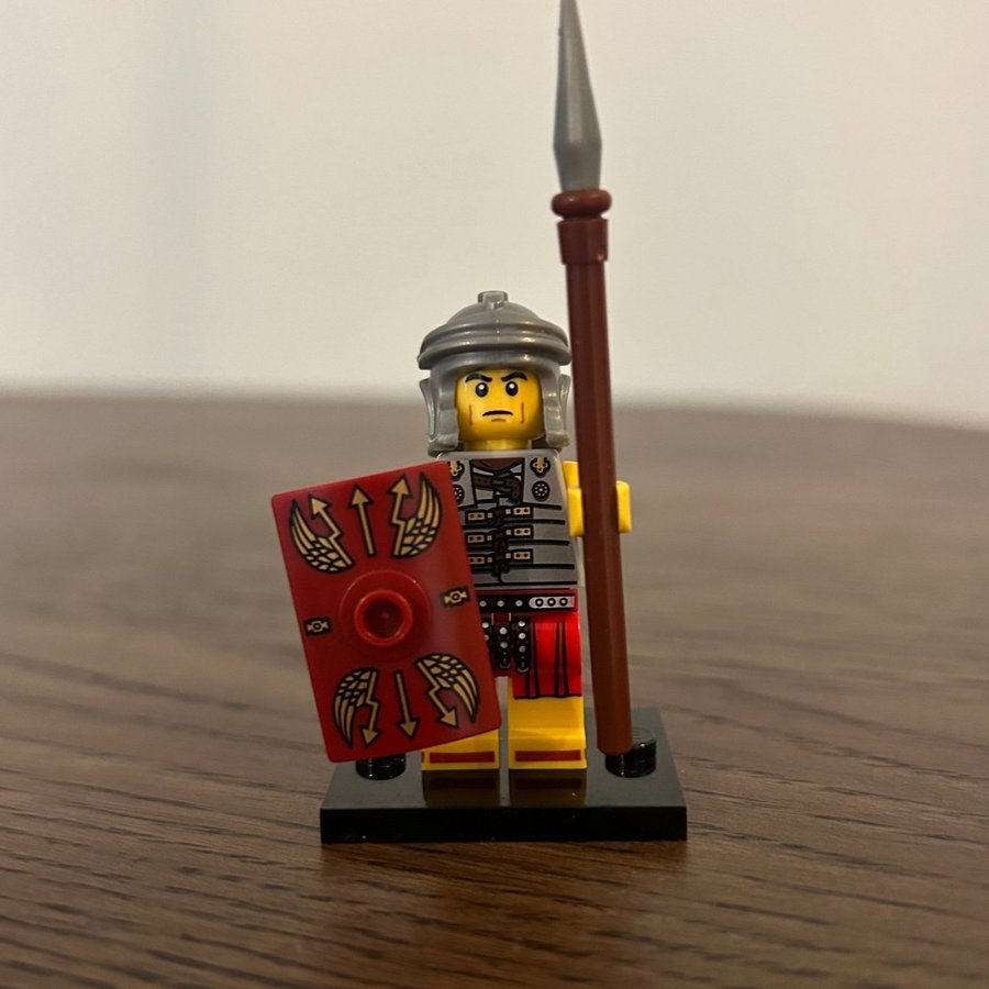 LEGO Collectible Minifigures Series 6: Roman Soldier (komplett med tillbehör)