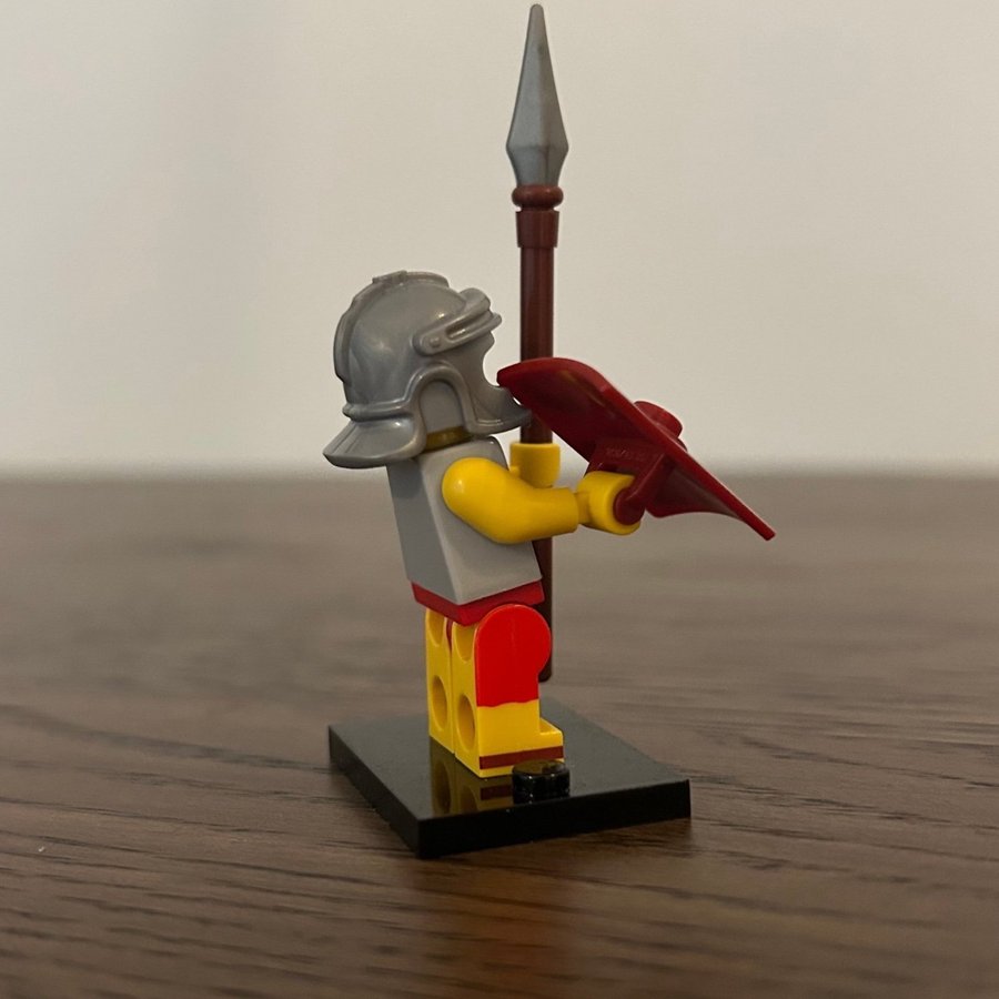 LEGO Collectible Minifigures Series 6: Roman Soldier (komplett med tillbehör)