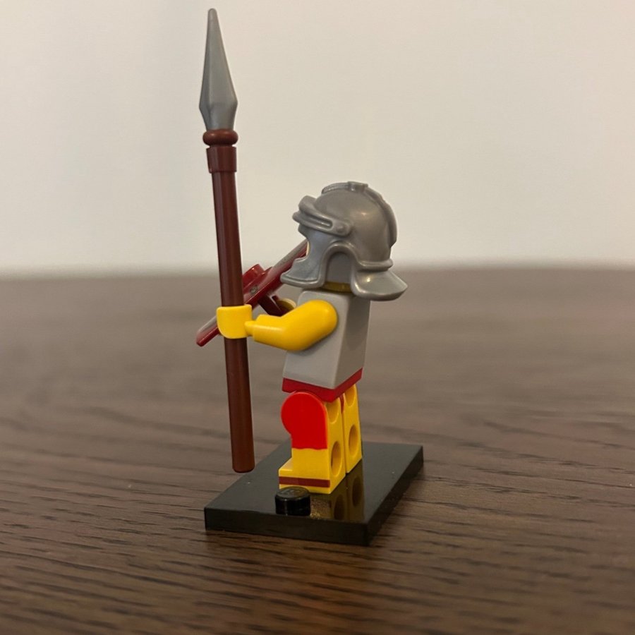 LEGO Collectible Minifigures Series 6: Roman Soldier (komplett med tillbehör)