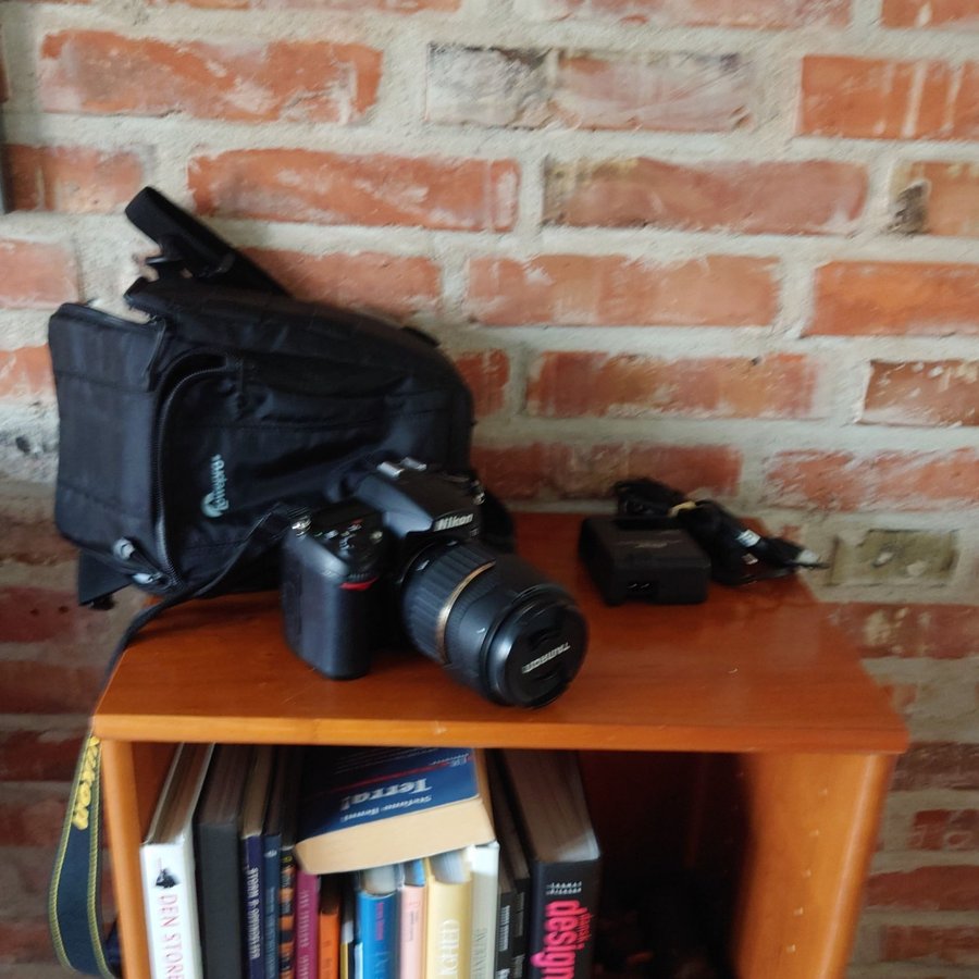 Nikon D7000 16.8mp, 64gb ram, 18-200